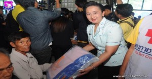 รองผู้อำนวยการ สำนักงานนโยบายเเละเเผน กรมกิจการพลเรือนทหารอากาศ ผู้เเทน เจ้ากรมกิจการพลเรือนทหารอากาศ และคณะ ช่วยเหลือผู้ประสบภัยหนาว