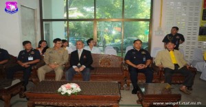 รองผู้อำนวยการ สำนักงานนโยบายเเละเเผน กรมกิจการพลเรือนทหารอากาศ ผู้เเทน เจ้ากรมกิจการพลเรือนทหารอากาศ และคณะ ช่วยเหลือผู้ประสบภัยหนาว