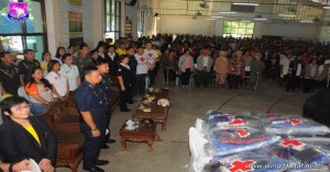 รองผู้อำนวยการ สำนักงานนโยบายเเละเเผน กรมกิจการพลเรือนทหารอากาศ ผู้เเทน เจ้ากรมกิจการพลเรือนทหารอากาศ และคณะ ช่วยเหลือผู้ประสบภัยหนาว