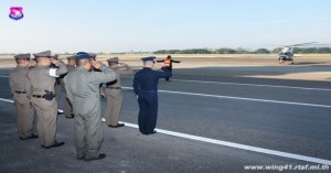 ผู้บังคับการกองบิน ๔๑ ให้การต้อนรับผู้บัญชาการตำรวจแห่งชาติ
