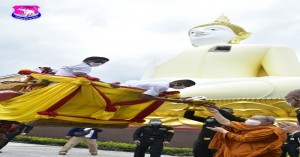 เสนาธิการกองบิน ๔๑ ร่วมพิธีบรรจุหัวใจพระเจ้า และพิธีบรรจุพระบรมสารีริกธาตุ พระพุทธนเรศน์ศิลาปวงประชาบูชิต