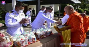 พิธีบำเพ็ญกุศลและทำบุญตักบาตร เนื่องในวันคล้ายวันสวรรคต พระบาทสมเด็จพระบรมชนกาธิเบศร มหาภูมิพลอดุลยเดชมหาราช บรมนาถบพิตร