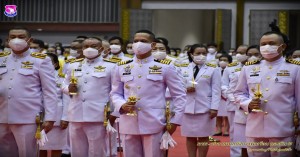 พิธีจุดเทียนเพื่อน้อมรำลึกในพระมหากรุณาธิคุณพระบาทสมเด็จพระบรมชนกาธิเบศร มหาภูมิพลอดุลยเดชมหาราช บรมนาถบพิตร