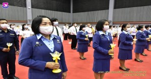 พิธีจุดเทียนเพื่อสดุดีพระเกียรติคุณและน้อมรำลึกในพระมหากรุณาธิคุณของพระบาทสมเด็จพระบรมชนกาธิเบศร มหาภูมิพลดุลยเดชมหาราช บรมนาถบพิตร