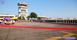 เฝ้ารับเสด็จพระบาทสมเด็จพระเจ้าอยู่ และสมเด็จพระนางเจ้าฯ พระบรมราชินี