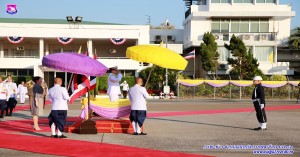 เฝ้ารับเสด็จพระบาทสมเด็จพระเจ้าอยู่ และสมเด็จพระนางเจ้าฯ พระบรมราชินี