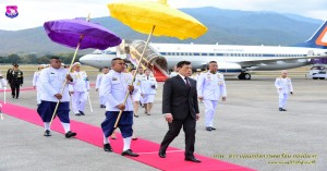 เฝ้ารับและส่งเสด็จพระบาทสมเด็จพระเจ้าอยู่หัว และสมเด็จพระนางเจ้าฯ พระบรมราชินี