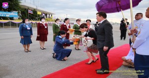 เฝ้ารับและส่งเสด็จพระบาทสมเด็จพระเจ้าอยู่หัว และสมเด็จพระนางเจ้าฯ พระบรมราชินี