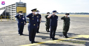ผู้บังคับการกองบิน ๔๑ ให้การต้อนรับรองผู้บัญชาการทหารสูงสุด