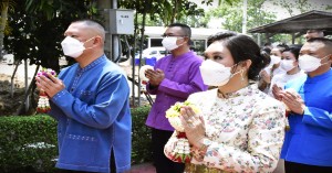พิธีสักการะและสรงน้ำพ่อปู่ชัยมงคล เนื่องในงานประเพณีสงกรานต์ ประจำปี ๒๕๖๕